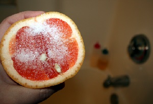 052110-grapefruit3_rect540 052110 grapefruit3 rect540 300x205 Clean Your Bathtub (naturally!) With a Grapefruit